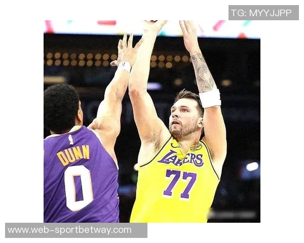 湖记：东契奇与里夫斯搭档无詹阵容下DFS表现天差地别的深度分析